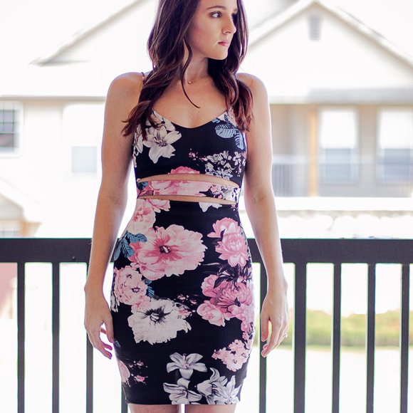 WOW STATEMENT DRESS!  Floral Waist Cut Out Dress - Picture 5 of 7